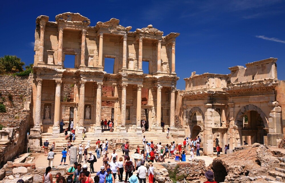 Library_of_Celsus_-_Ancient_City_of_Ephesus_Selçuk_Turkey-1