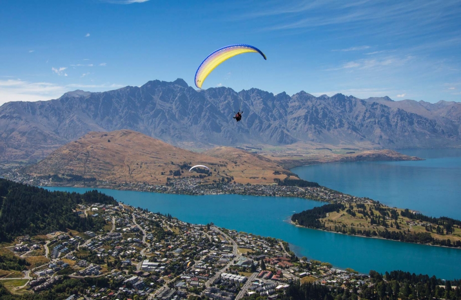 queenstown-paragliding1