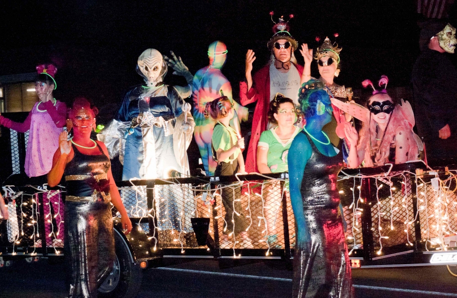 Parade-1