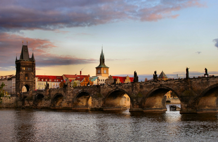 7-prague-mala-strana-view-of-karlov-most-charles-bridge