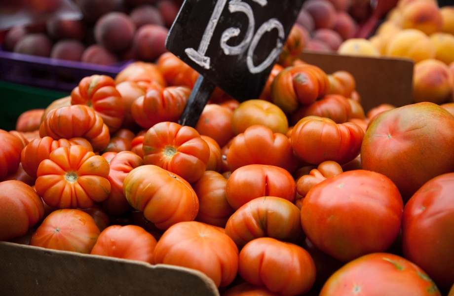 Tomatoes Tomatoes
