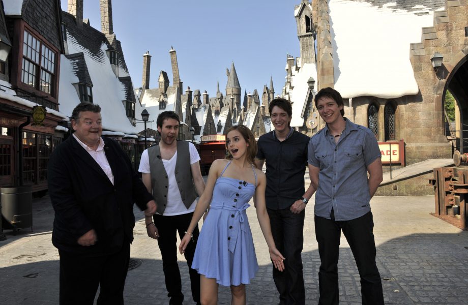 Harry Potter cast infront of the Harry Potter set at Orlando Universal Studios Harry Potter cast infront of the Harry Potter set at Orlando Universal Studios