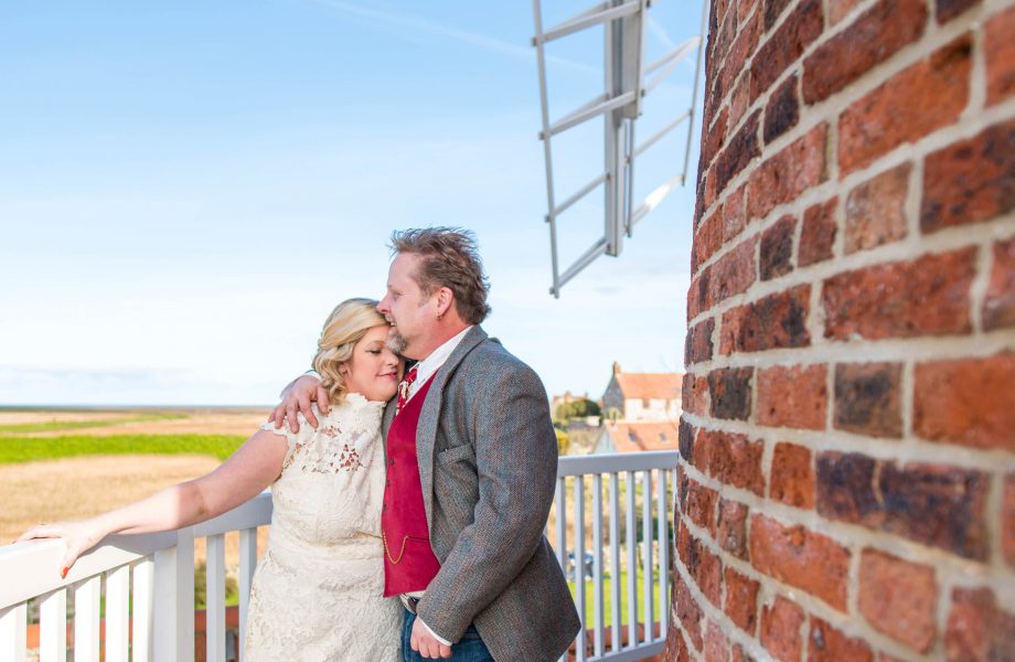 wedding-couple-on-the-windmills-balcony wedding-couple-on-the-windmills-balcony