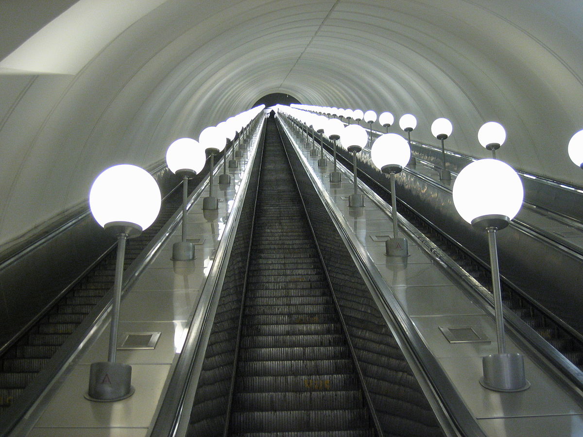parkpobedy-escalator-moscow-russia-metro parkpobedy-escalator-moscow-russia-metro