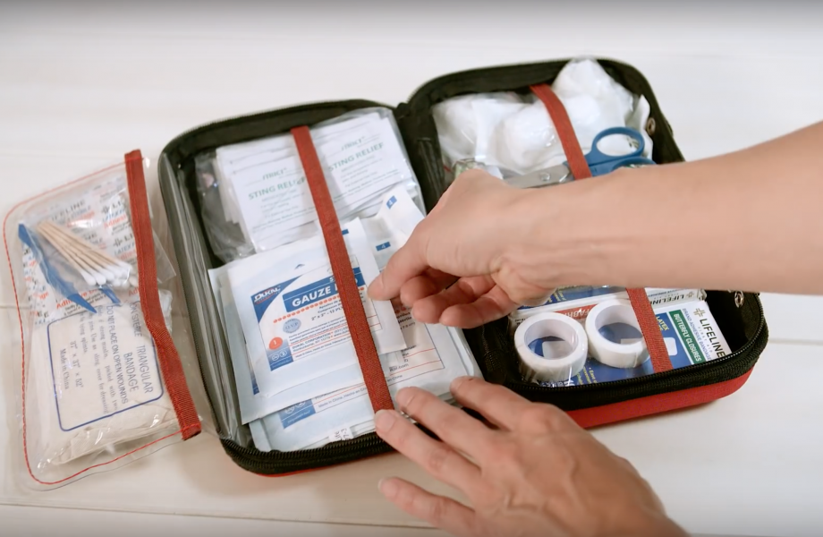 carrying-medical-supplies carrying-medical-supplies