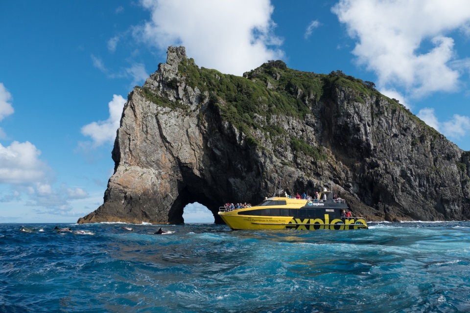 Bay of Islands cruise on your New Zealand honeymoon Bay of Islands cruise on your New Zealand honeymoon