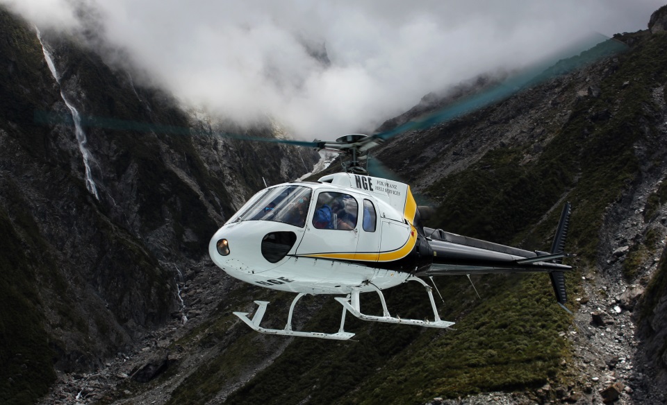Helicopter ride to Franz Josef glacier Helicopter ride to Franz Josef glacier