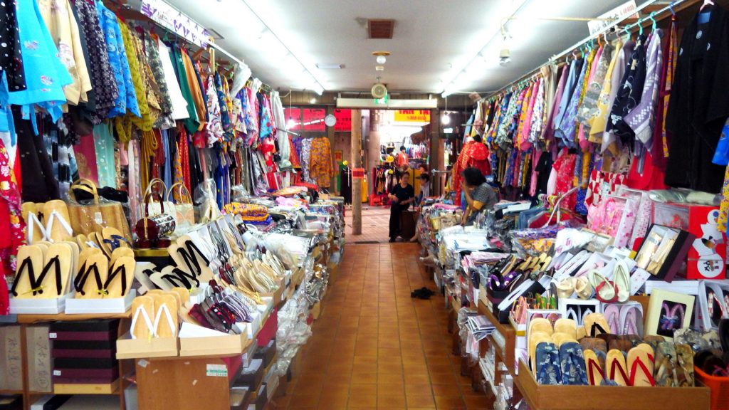 Find out the top 6 must buy items in Singapore malls and local shops