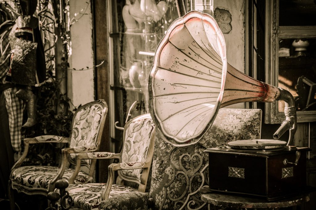 Antique shopping at Rome