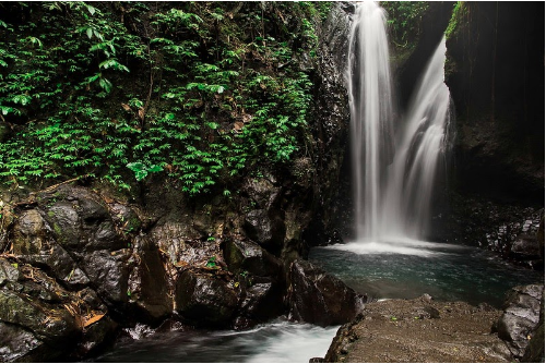 Mesmerising Gitgit waterfalls