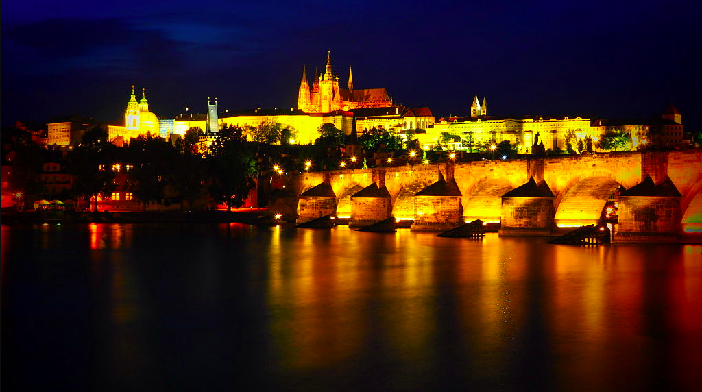 Charles bridge Prague at night