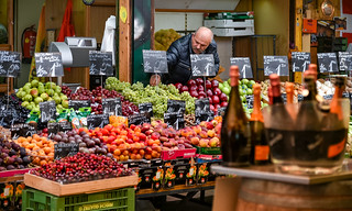 fruit stall in Naschmarkt