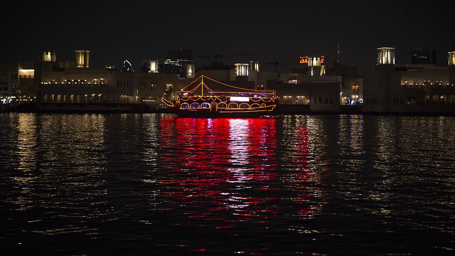 Evening Boat Dhow Cruise in Dubai Visit