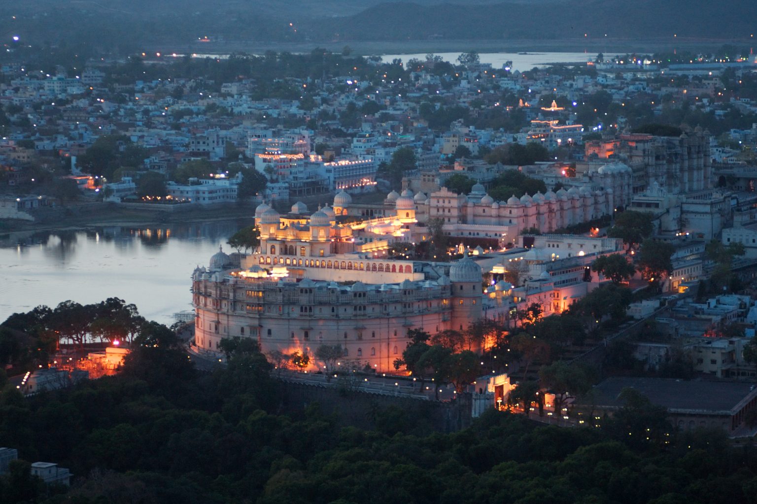 places to visit in udaipur in monsoon