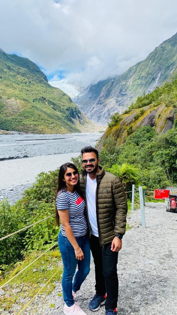 A beautiful picture of a couple on their honeymoon to New Zealand