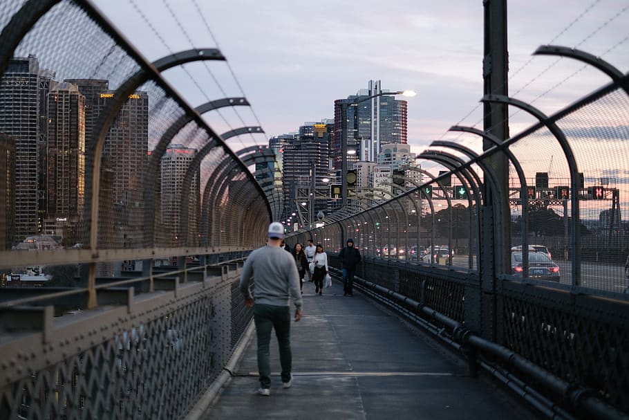 Walk on the harbour bridge