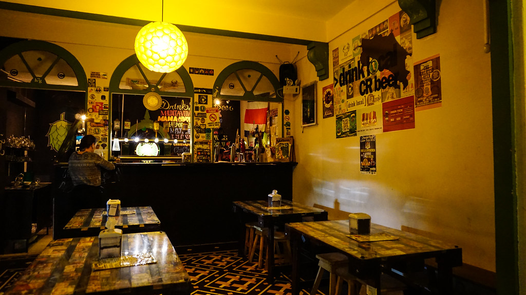 This image has an empty alt attribute; its file name is costa-rica-nightlife-1.jpg