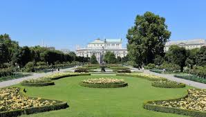 relax and calm yourself at the Volksgarten park.