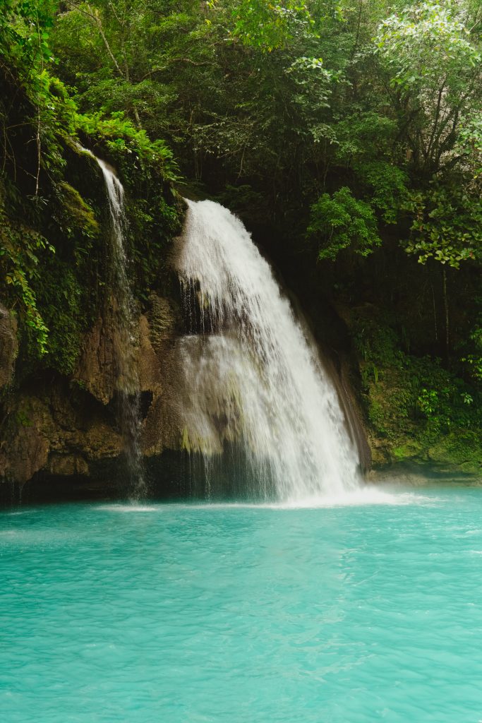 Kawasan Falls, Cebu Get Wet In The Magical Waters