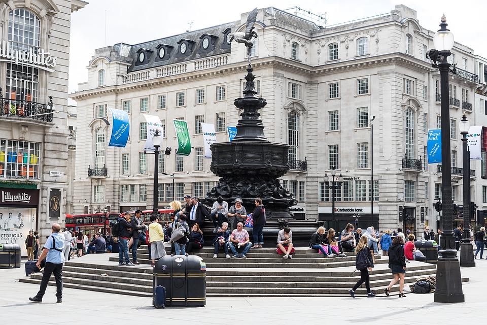 Piccadilly circus of London
