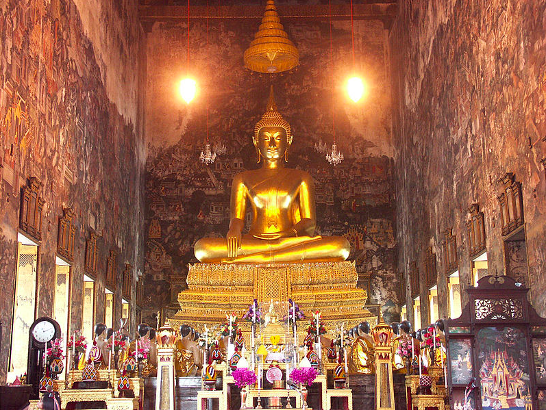 Buddha Statue at Wat Arun