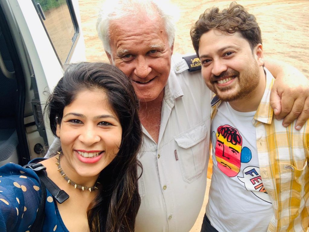 A picture of a couple with the guide of the activity