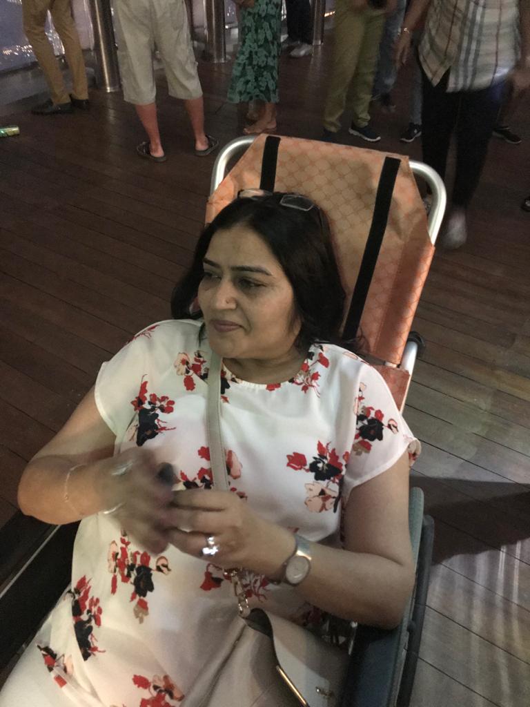 A picture of a wheelchair tourist on her trip to Dubai