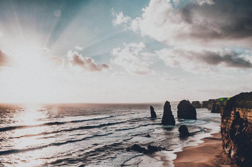 A breathtaking picture that was taken at the beach on Great Ocean Road, one of the top attractions in Esperance