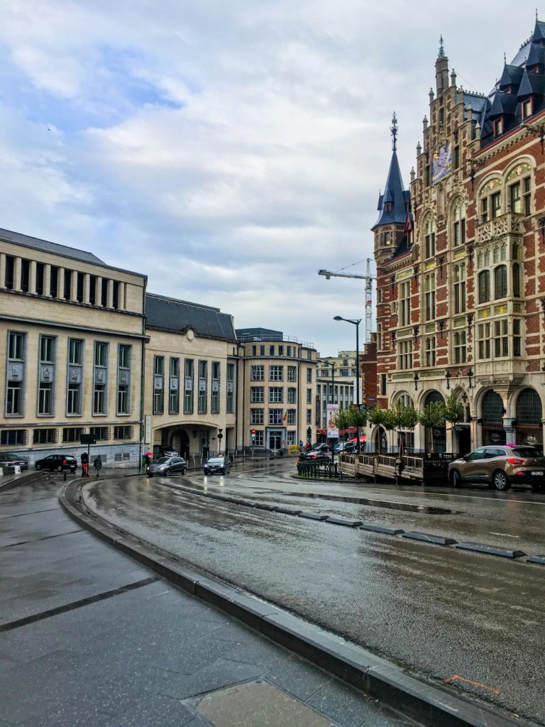 A picture of buildings that was taken in Brussels, on a happy vacation