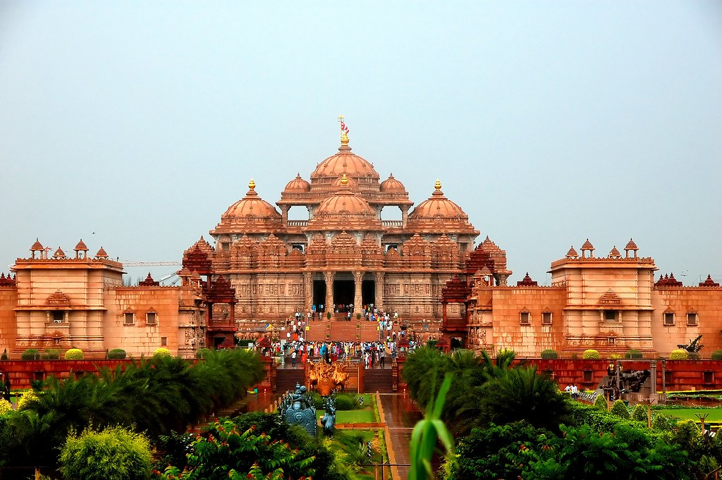 Akshardham temple with tourists