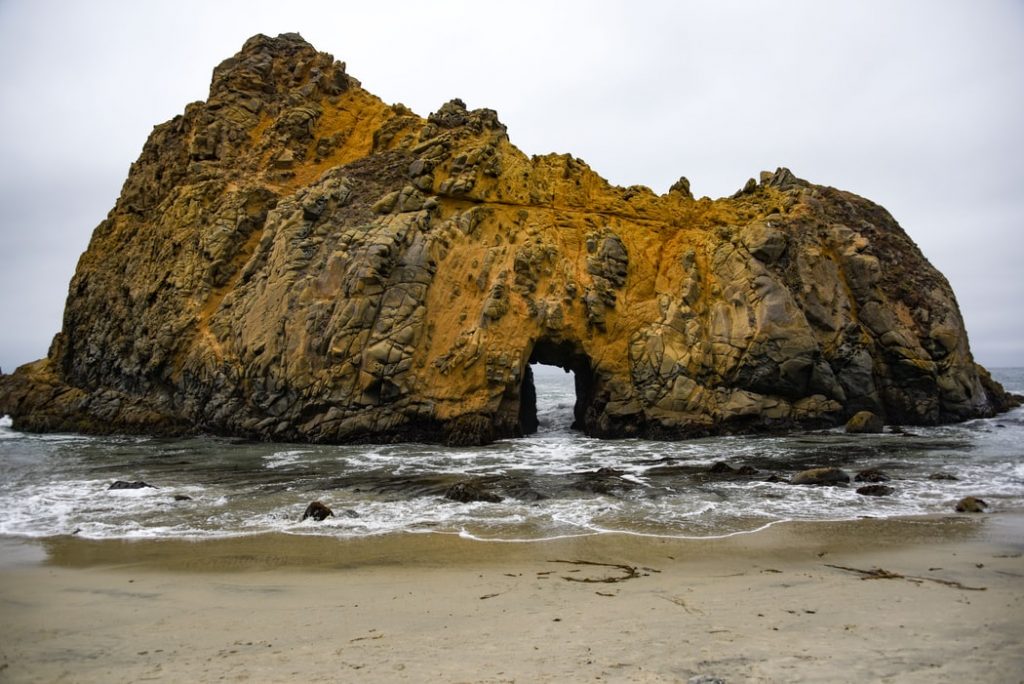 The pfeiffer rock in the sea