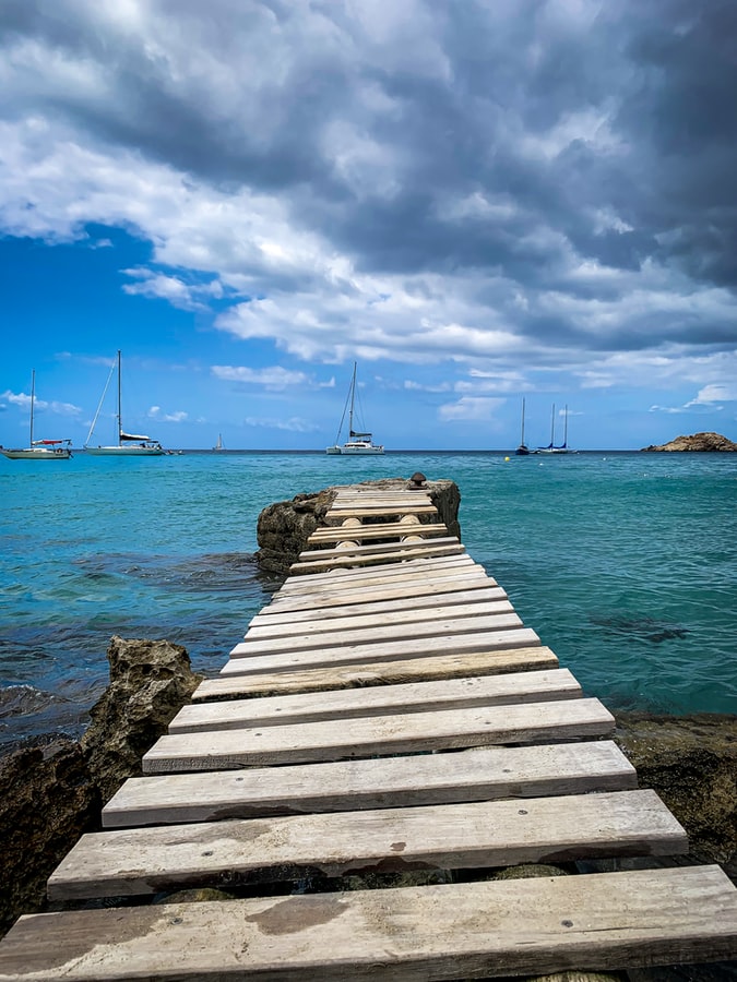 a bridge before the sea