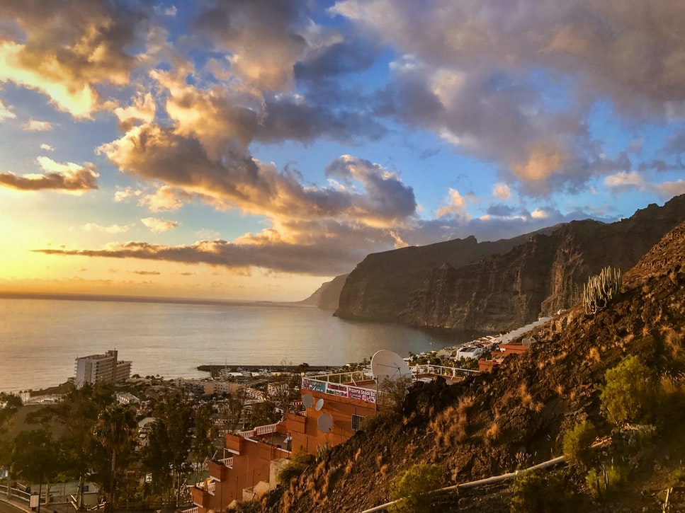 Los Gigantes cliffs