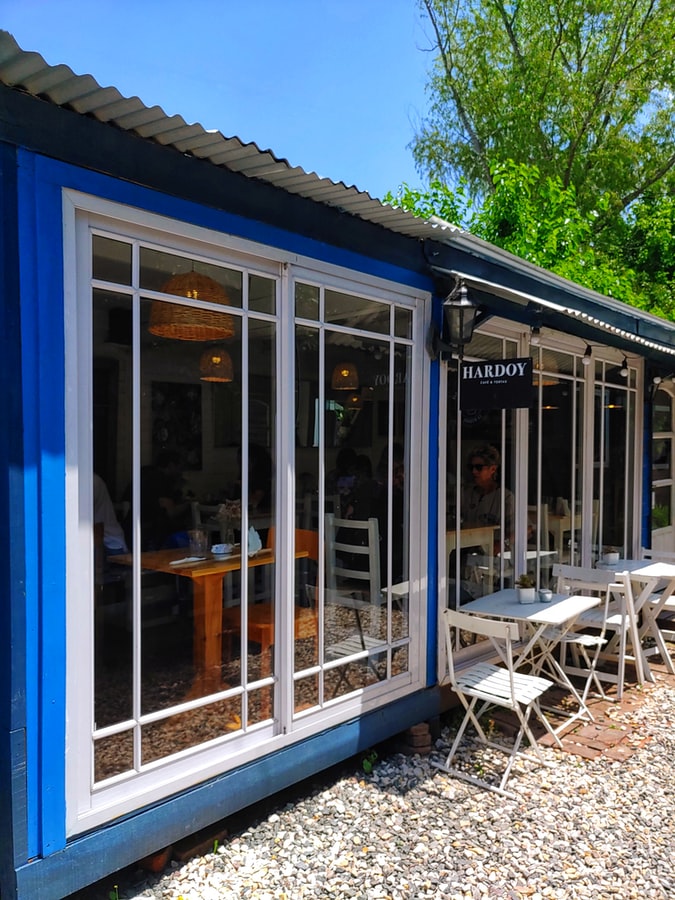 cafe with outdoor seating