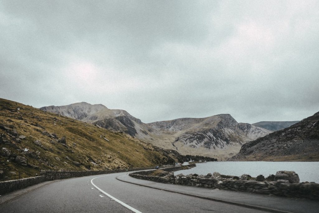 lake side road