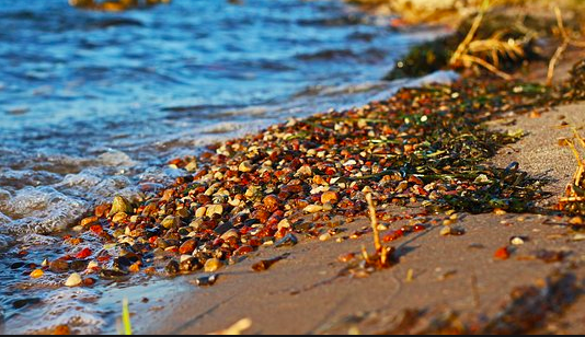 Pebbles in Pasir in Tengkorak Beach