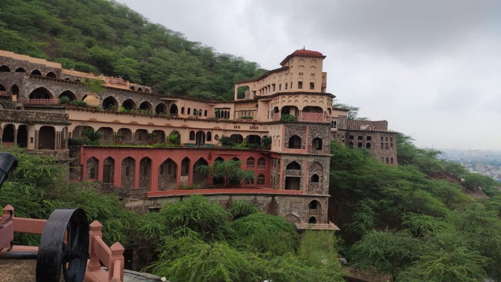 the majestic architecture of Neemrana
