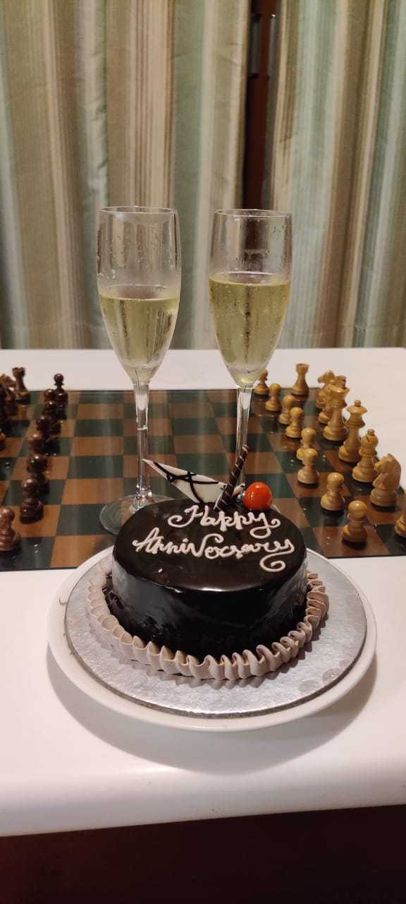 Cake and wine