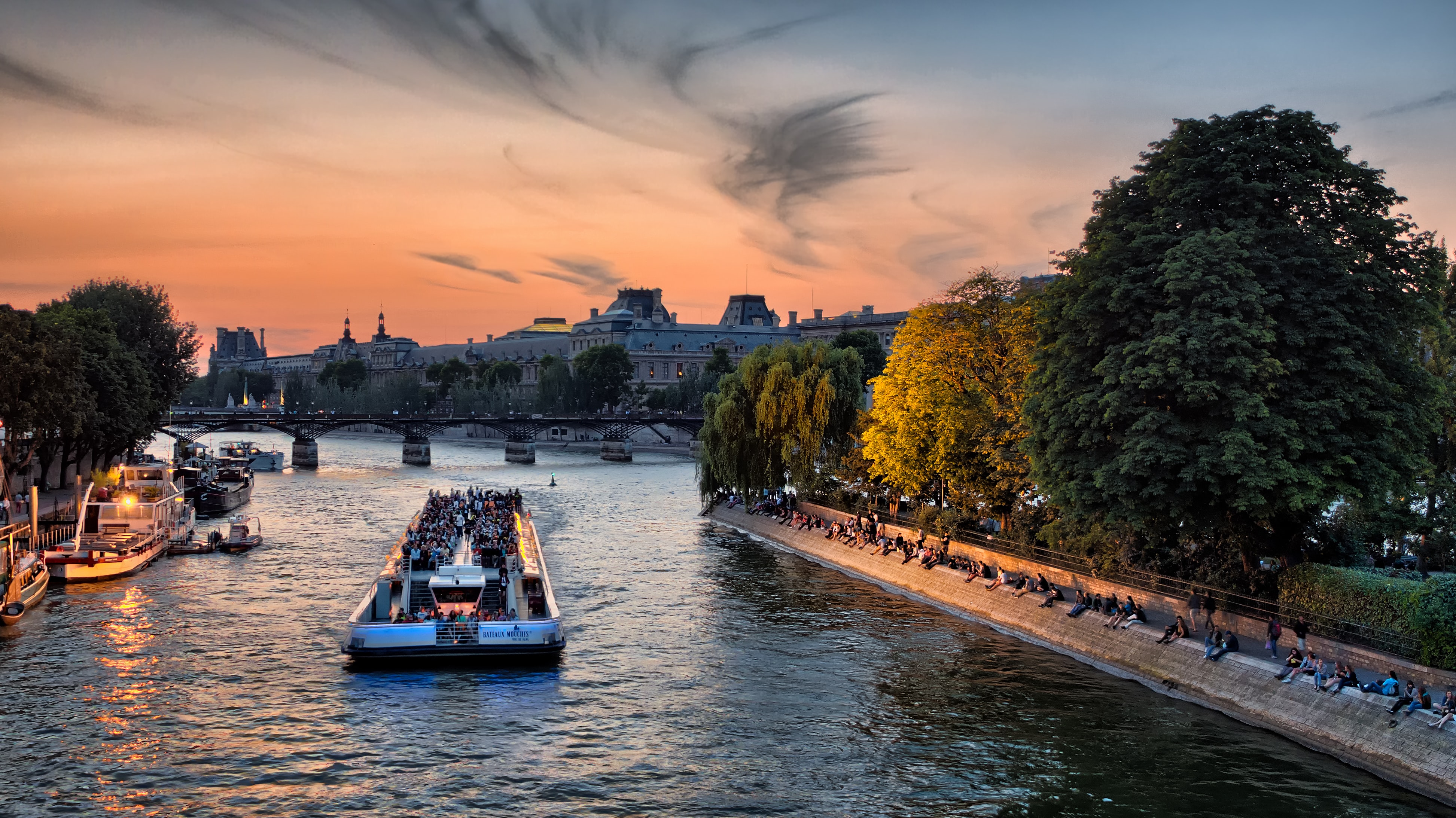 Cruise in Seine River, Things To do in Paris in December