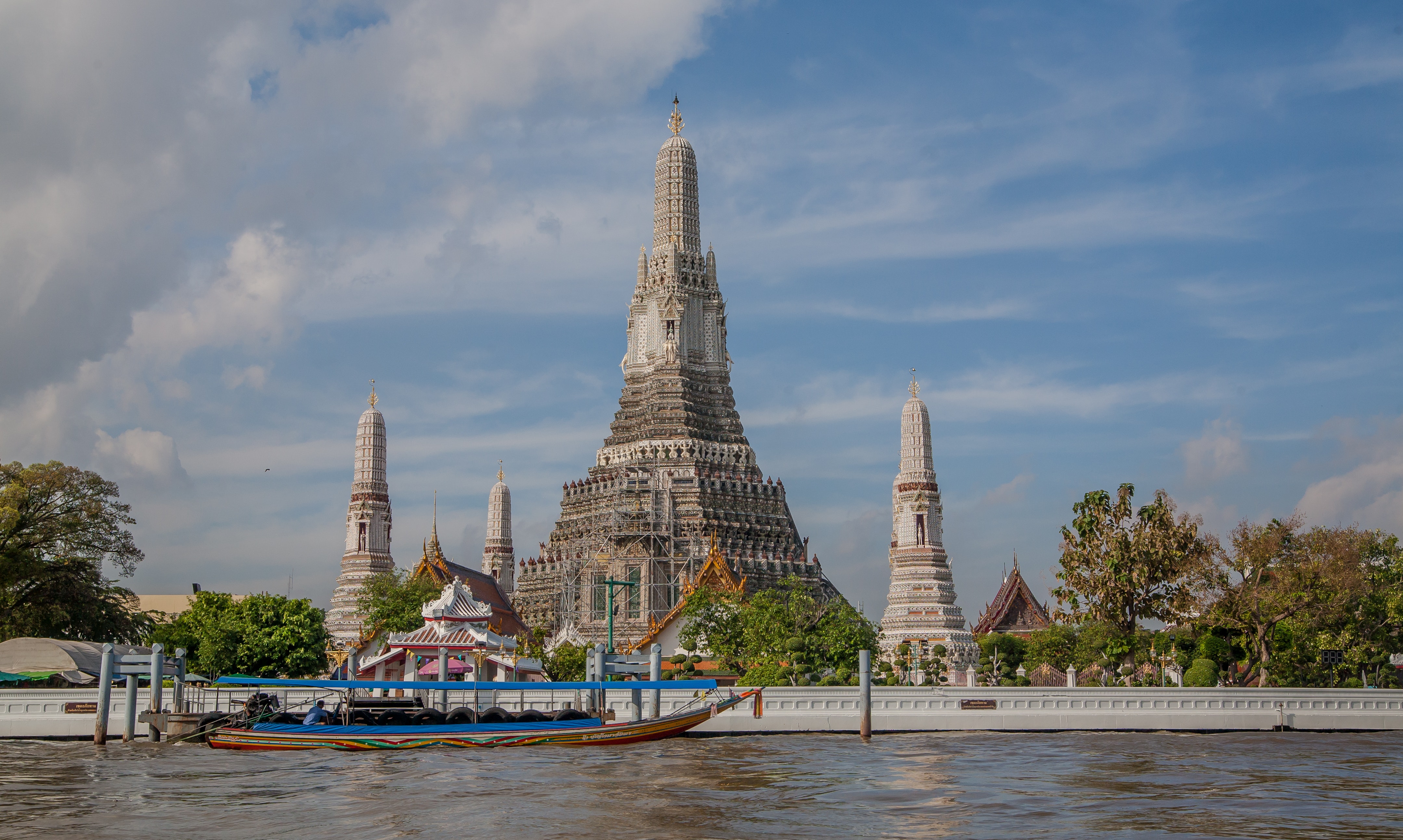 Places to Visit in Bangkok in February, Chao Phraya Dinner Cruise