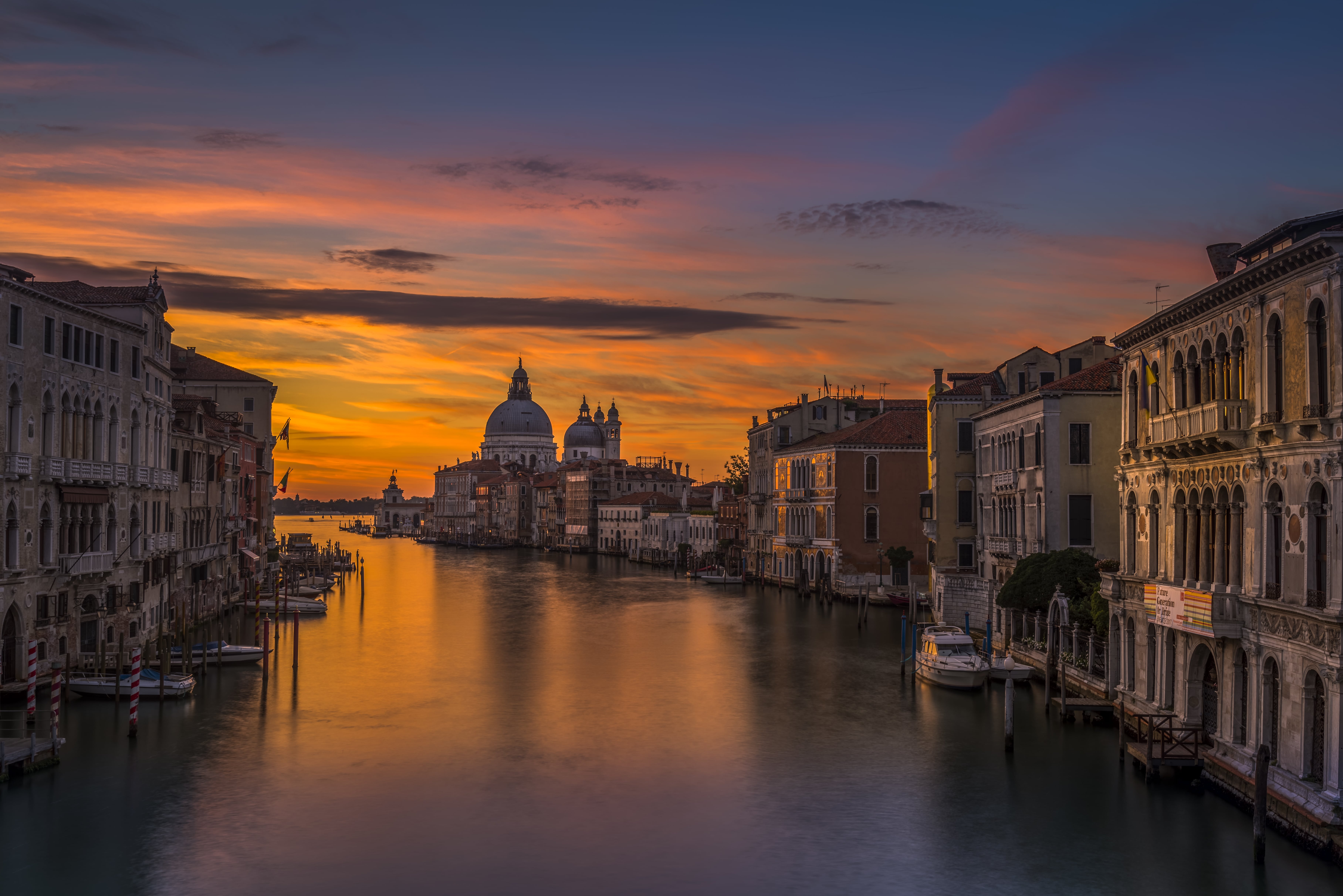 Белый город италия. Венеция на закате. Перон итальянский. Venice Sunrise.