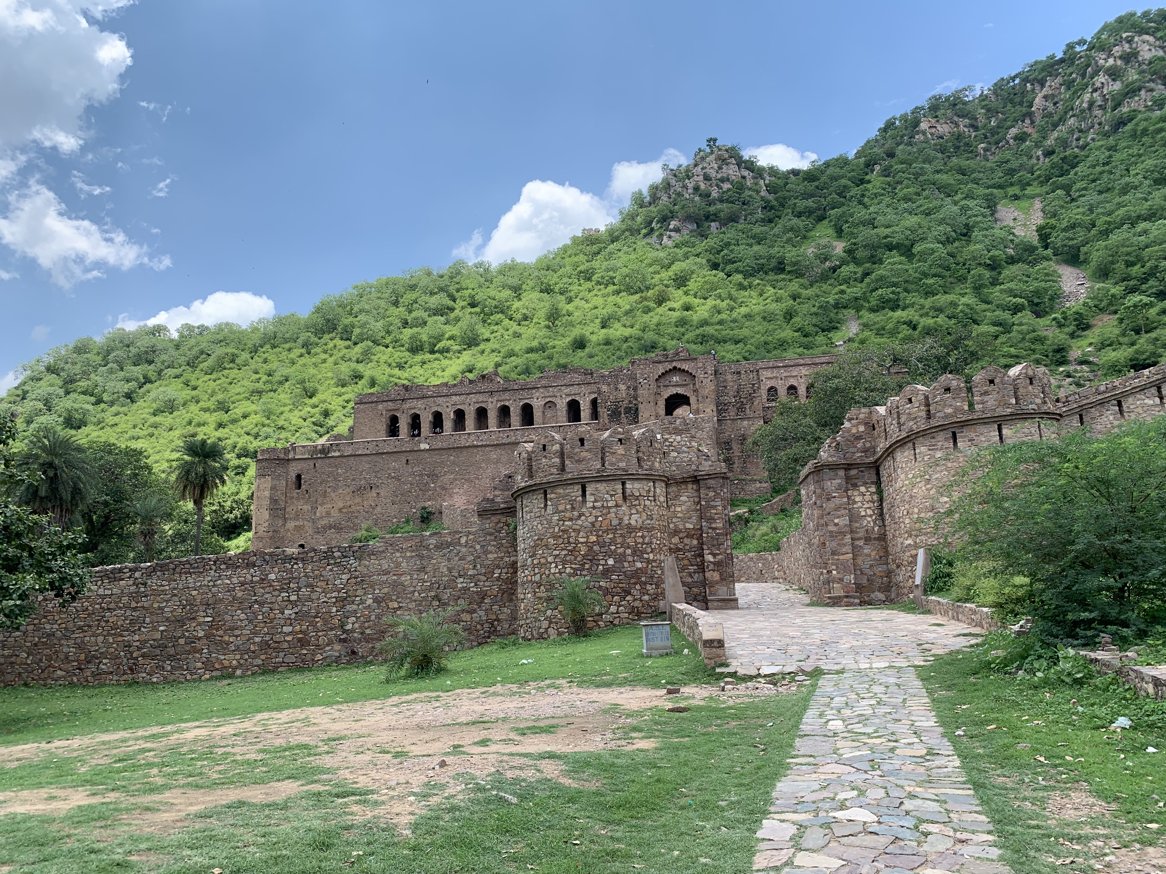 bhangarh fort tour package