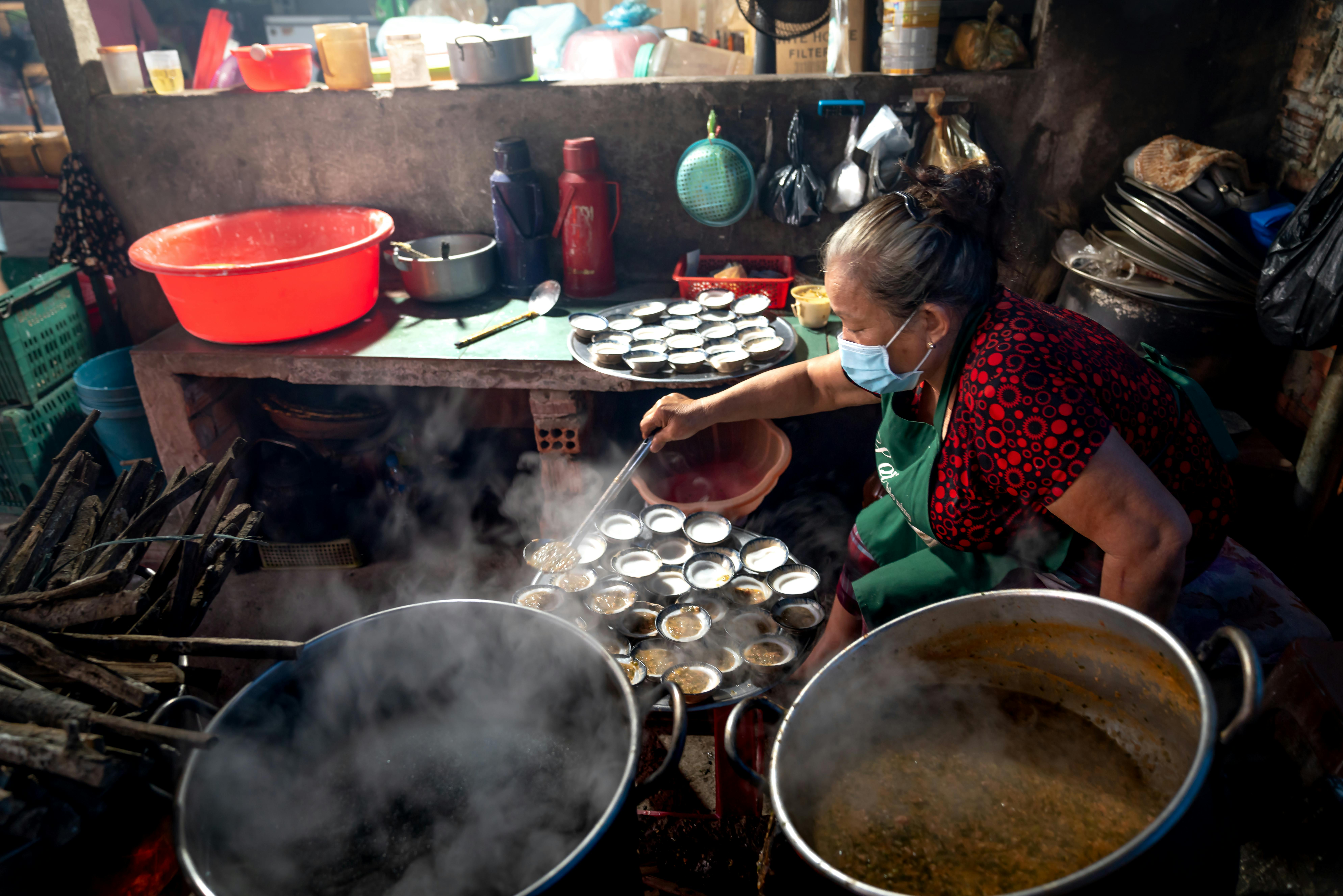 Tipping Etiquette in Vietnam: Ultimate Guide to When, Where & How Much to Tip