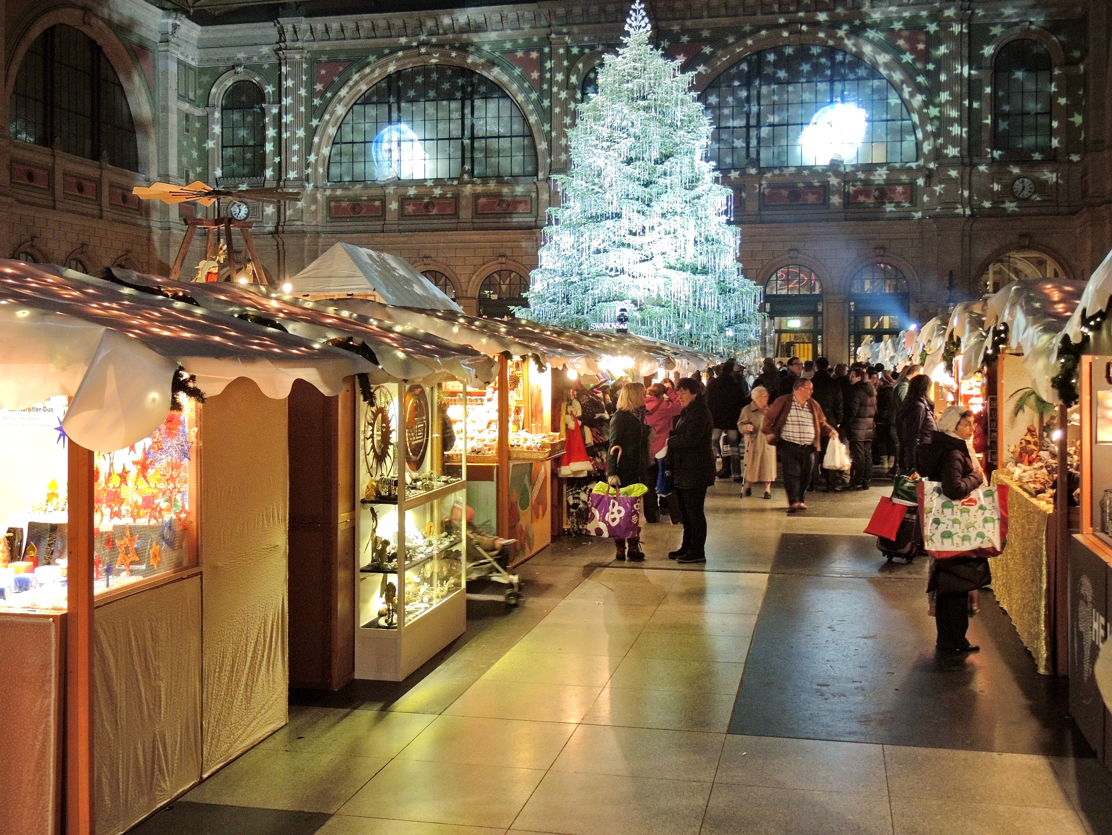 Best Swiss Markets 2026: Complete Guide to Farmers, Flea & Christmas Markets in Switzerland