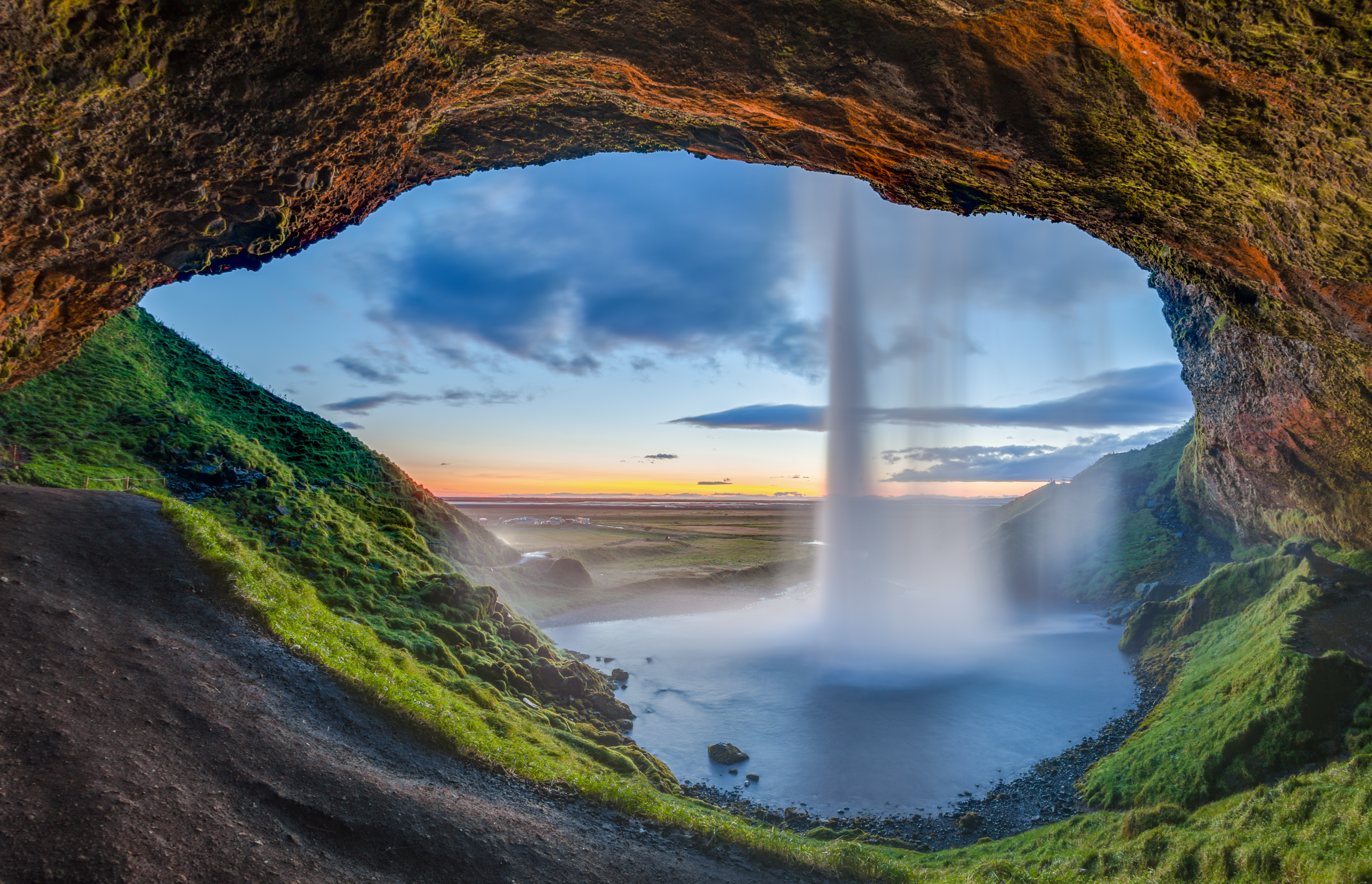 Iceland vs Finland Honeymoon : The Ultimate Guide to Choosing the Perfect Romantic Escape